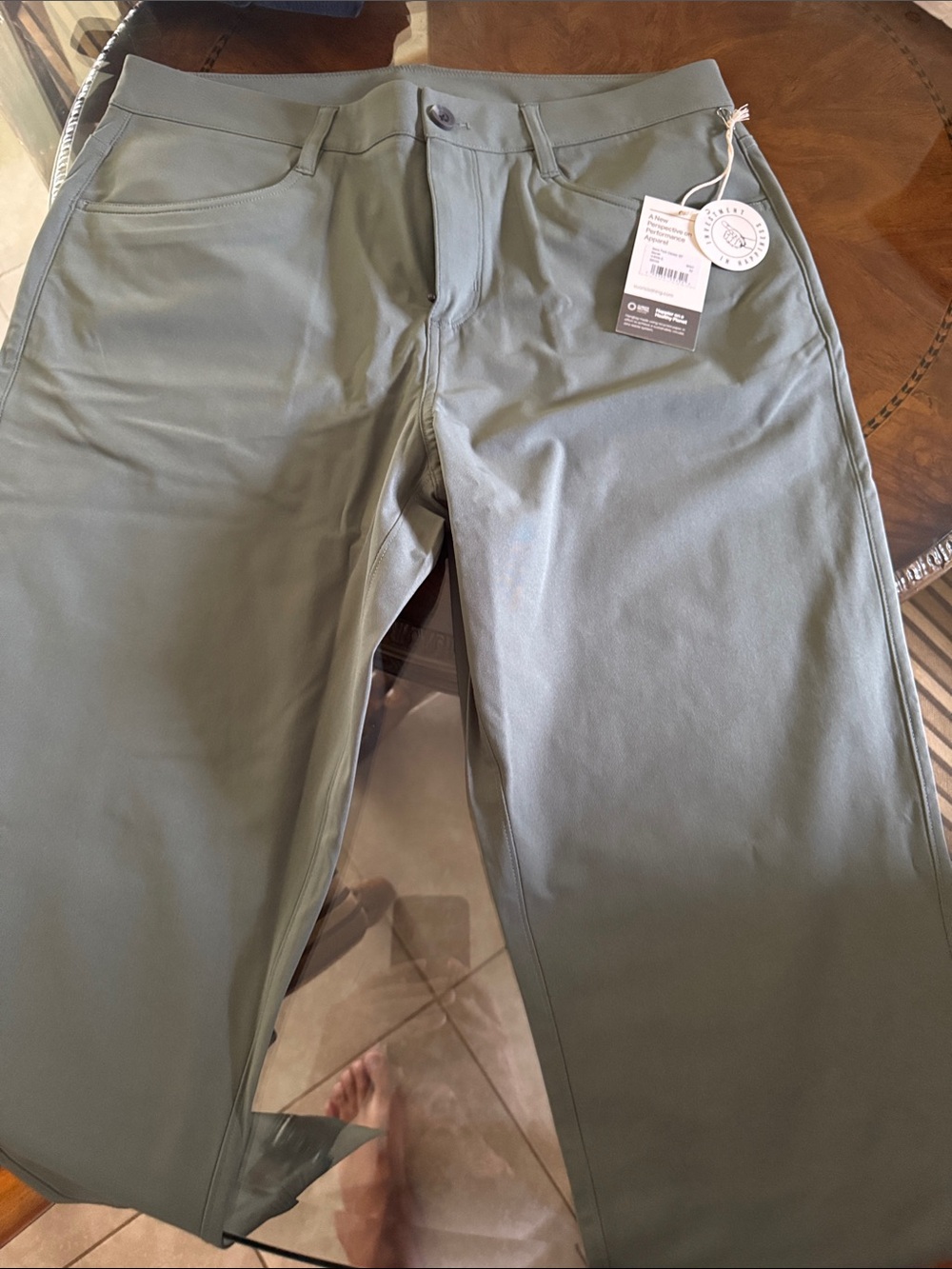Vuori Men's Olive Chinos - Light Olive Green